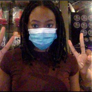 Meet your Posher, Alexis